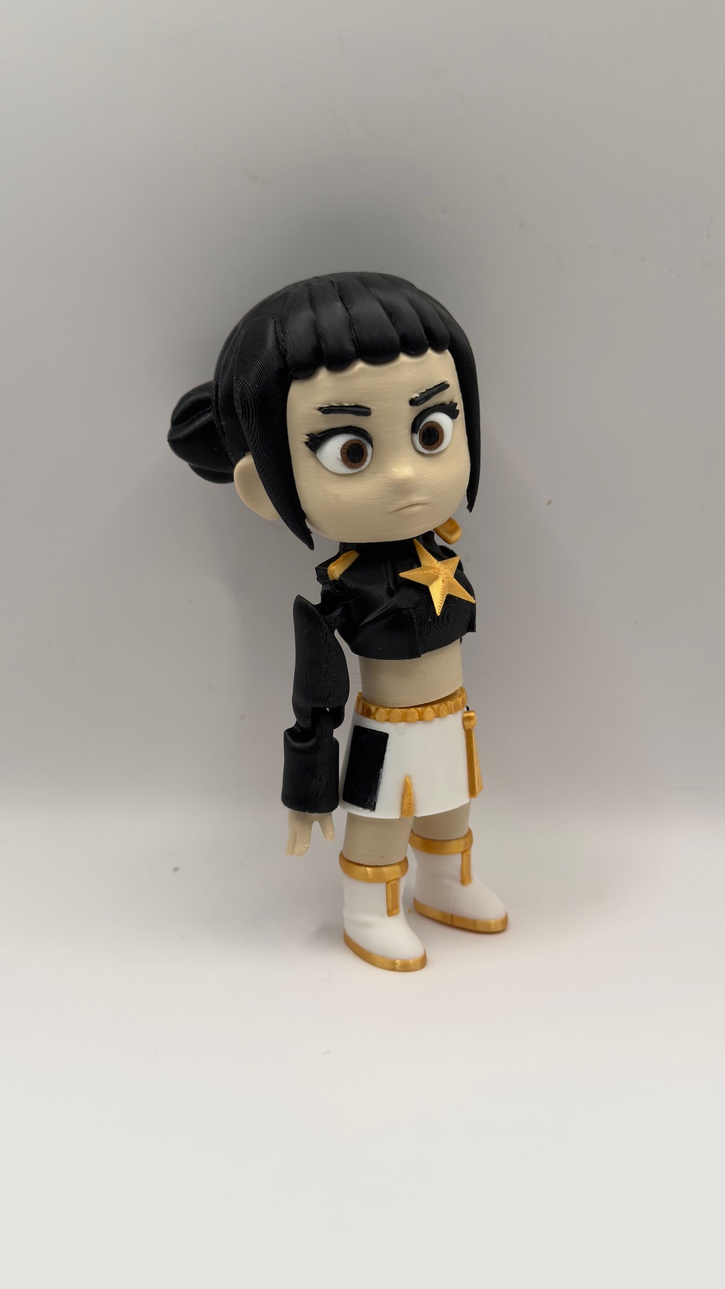 ✨ FIGURA ARTICULADA KPOP – ZOEY – Edición Especial