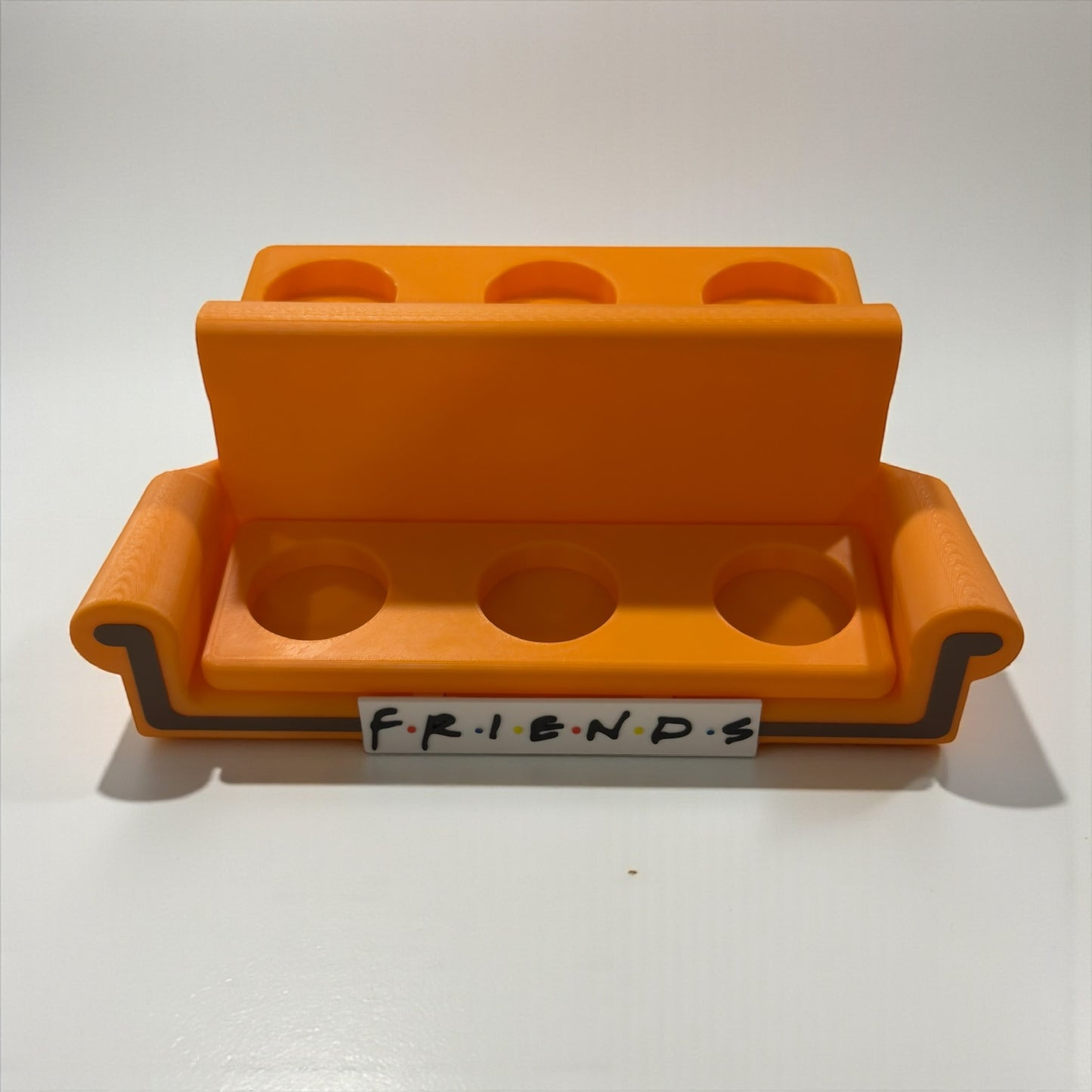 Exhibidor para Figuras McDonald’s – Sofá Friends | Isla3D