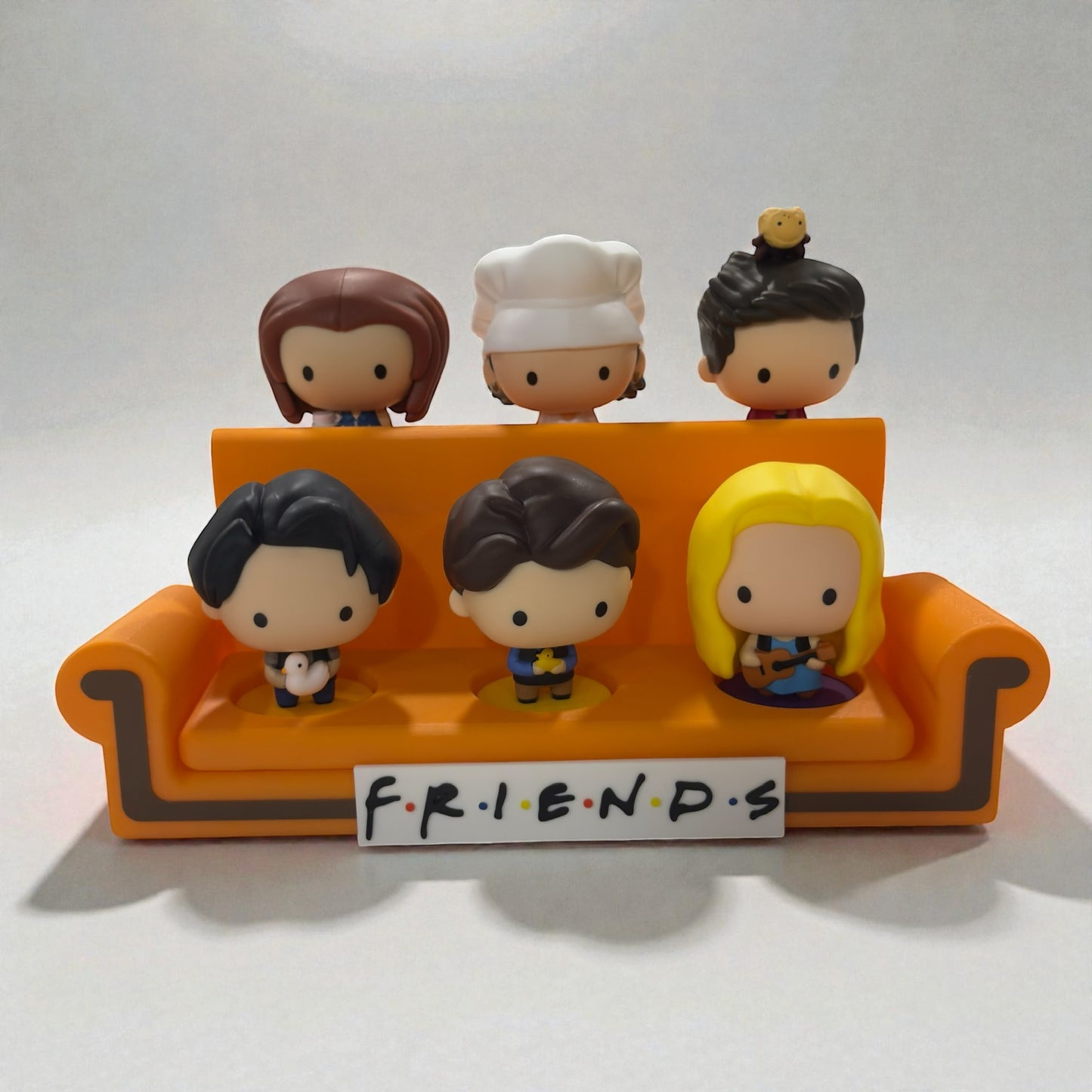 Exhibidor para Figuras McDonald’s – Sofá Friends | Isla3D